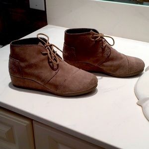 Tom’s Wedge Bootie womens sz 4